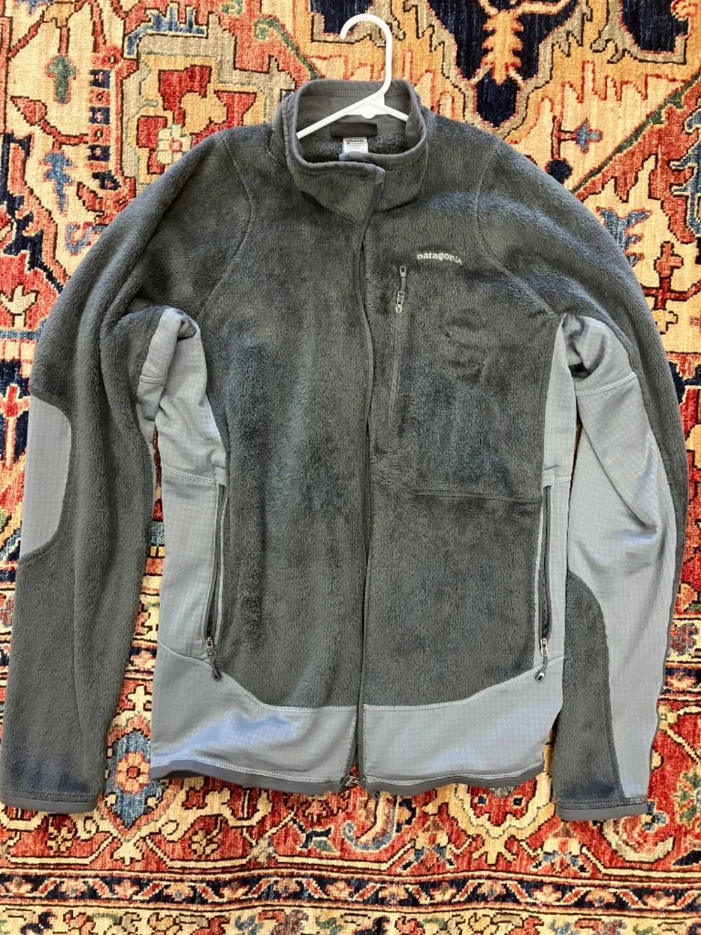 NEW Men's Patagonia R2 Polartec Thermal Pro Fleece - LARGE - Grey